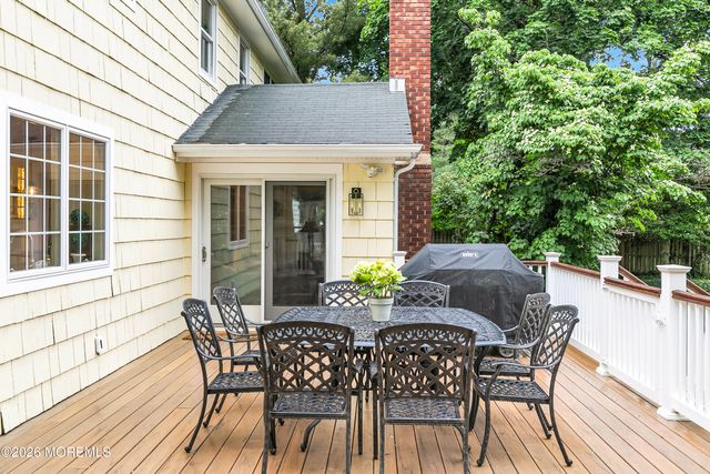 9 Briarwood Road, Fair Haven, NJ 07704
