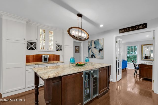 9 Briarwood Road, Fair Haven, NJ 07704