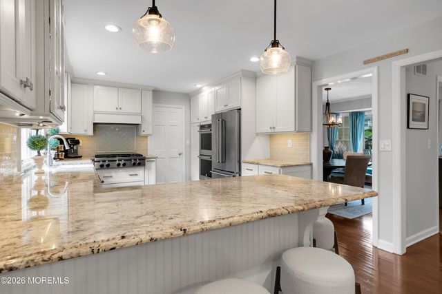 9 Briarwood Road, Fair Haven, NJ 07704