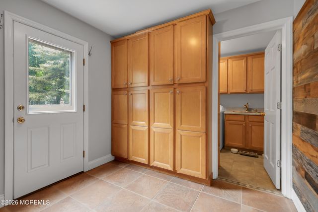 9 Briarwood Road, Fair Haven, NJ 07704