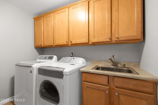 9 Briarwood Road, Fair Haven, NJ 07704