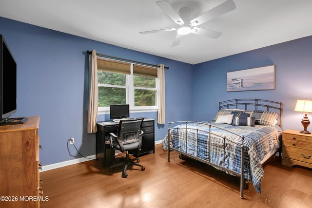 9 Briarwood Road, Fair Haven, NJ 07704