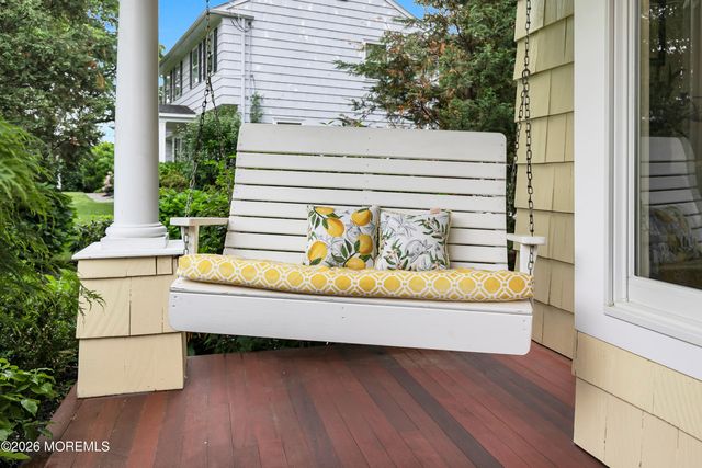 9 Briarwood Road, Fair Haven, NJ 07704