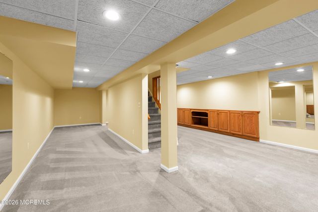 9 Briarwood Road, Fair Haven, NJ 07704