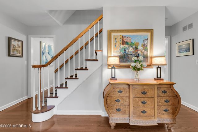 9 Briarwood Road, Fair Haven, NJ 07704