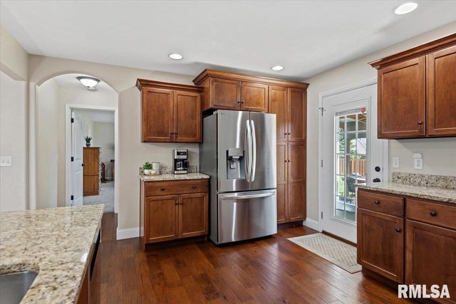 911 CYPRESS Drive, Chatham, IL 62629