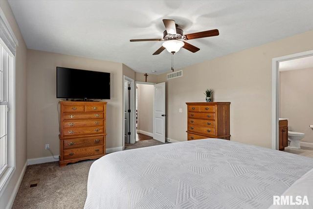 911 CYPRESS Drive, Chatham, IL 62629