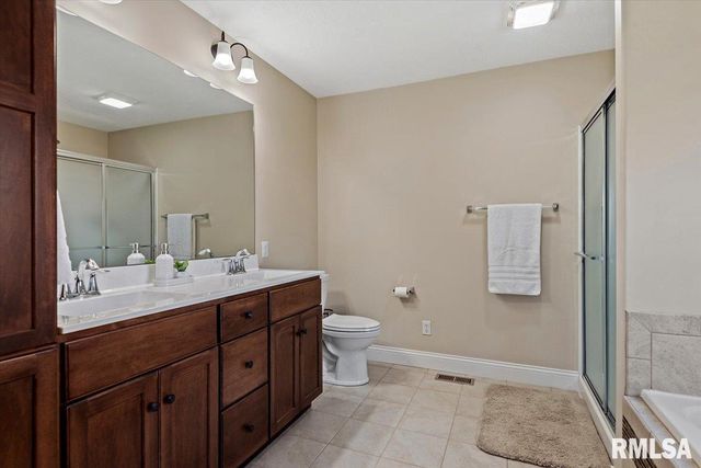 911 CYPRESS Drive, Chatham, IL 62629