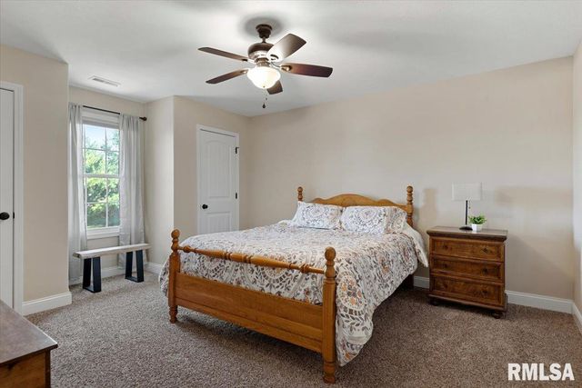911 CYPRESS Drive, Chatham, IL 62629