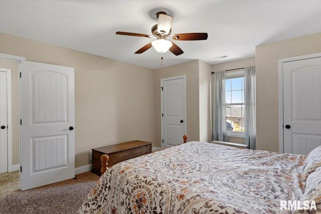 911 CYPRESS Drive, Chatham, IL 62629