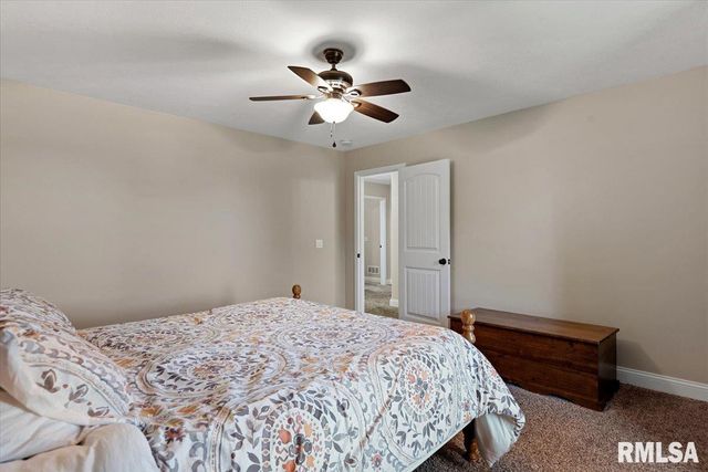 911 CYPRESS Drive, Chatham, IL 62629