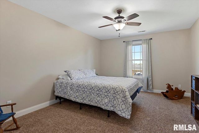911 CYPRESS Drive, Chatham, IL 62629