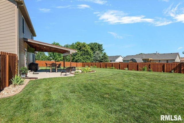 911 CYPRESS Drive, Chatham, IL 62629