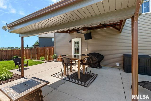 911 CYPRESS Drive, Chatham, IL 62629