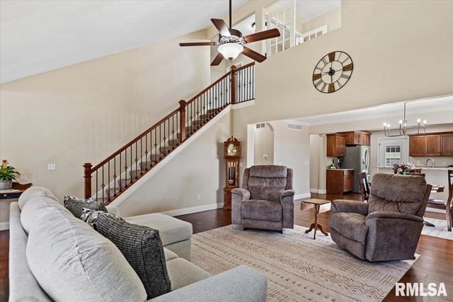 911 CYPRESS Drive, Chatham, IL 62629