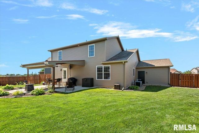 911 CYPRESS Drive, Chatham, IL 62629