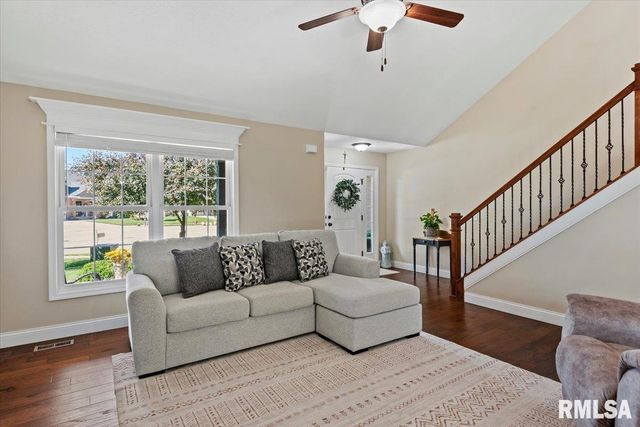 911 CYPRESS Drive, Chatham, IL 62629