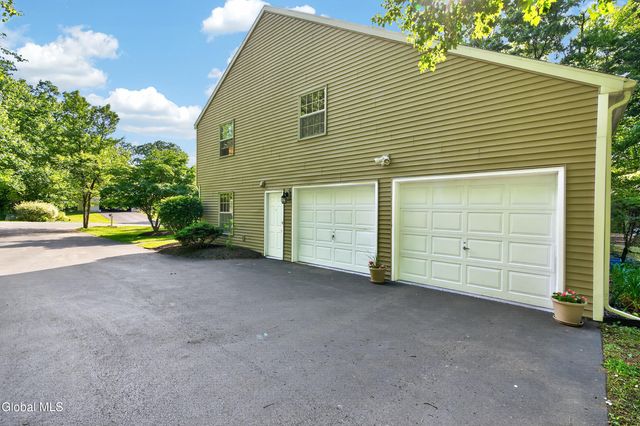 153 Pine Street, North Greenbush, NY 12144