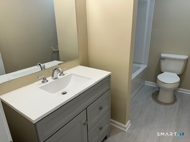 900 South Main Street 11, Southington, CT 06479