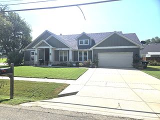 419 E Main Street, Pilot Point, TX 76258