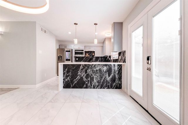 11643 Village Place Drive 194, Houston, TX 77077