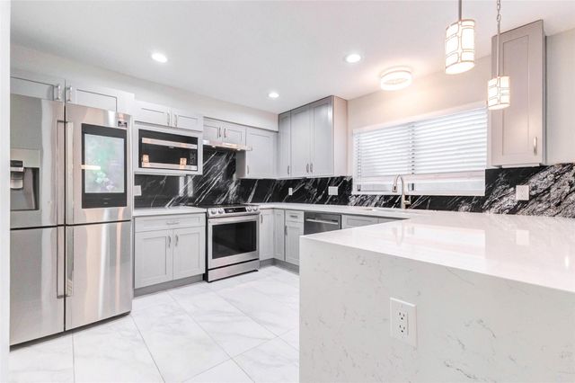 11643 Village Place Drive 194, Houston, TX 77077