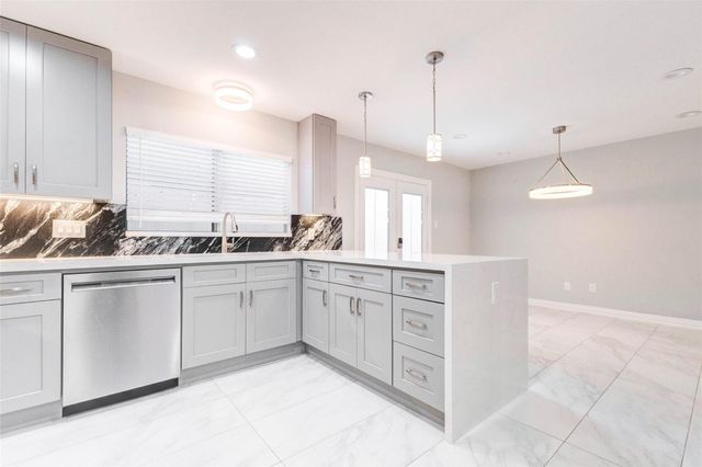 11643 Village Place Drive 194, Houston, TX 77077