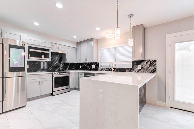 11643 Village Place Drive 194, Houston, TX 77077