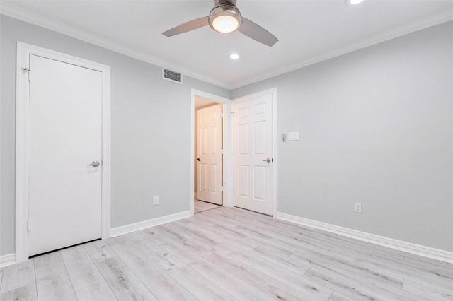 11643 Village Place Drive 194, Houston, TX 77077