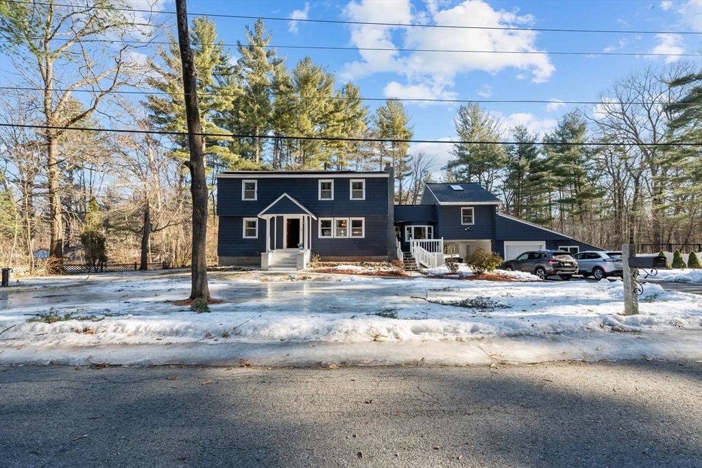 12 Trotting Pk Rd, Tyngsborough, MA 01876