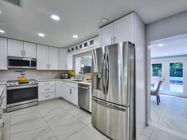 9020 SW 8th Street, Boca Raton, FL 33433