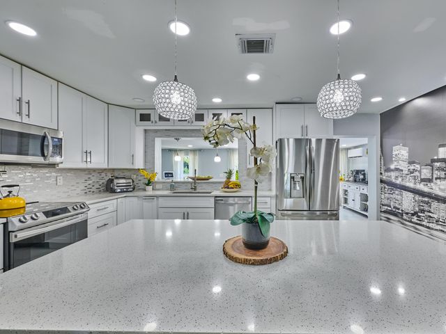 9020 SW 8th Street, Boca Raton, FL 33433