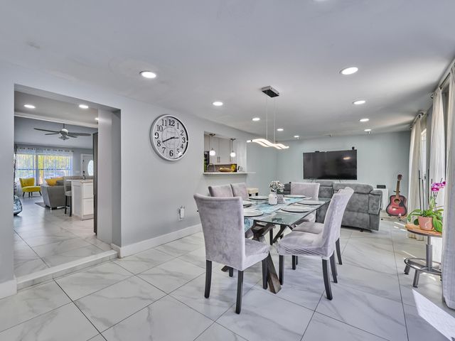 9020 SW 8th Street, Boca Raton, FL 33433