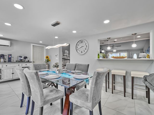 9020 SW 8th Street, Boca Raton, FL 33433