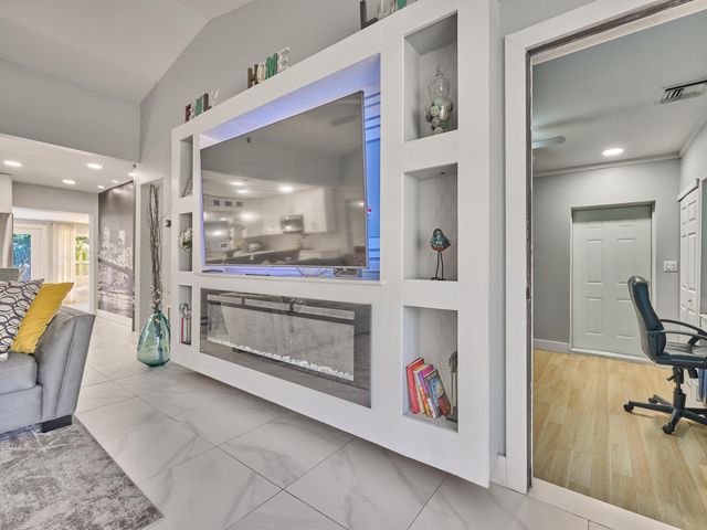 9020 SW 8th Street, Boca Raton, FL 33433