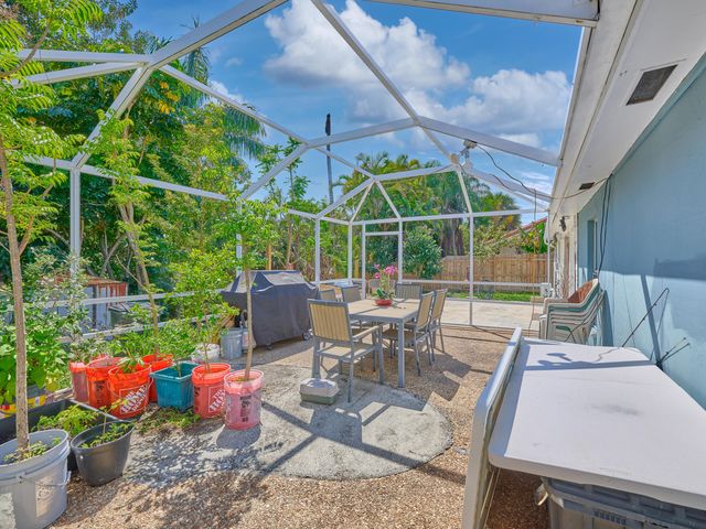 9020 SW 8th Street, Boca Raton, FL 33433