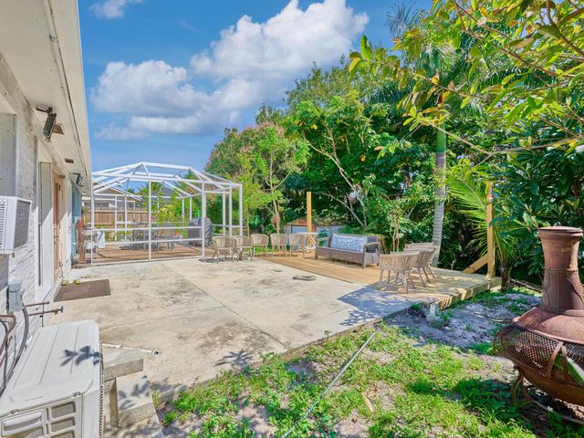 9020 SW 8th Street, Boca Raton, FL 33433