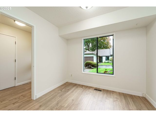 4248 Ne 125TH Pl, Portland, OR 97230