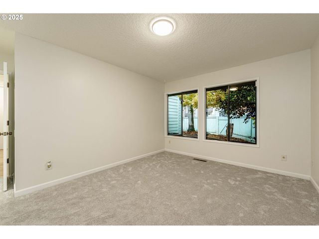 4248 Ne 125TH Pl, Portland, OR 97230