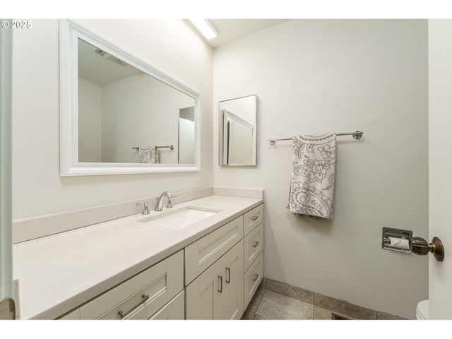 4248 Ne 125TH Pl, Portland, OR 97230