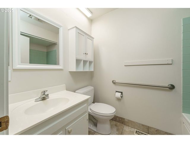 4248 Ne 125TH Pl, Portland, OR 97230