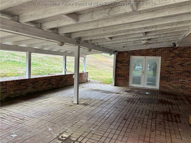 102 Mallory Lane, South Charleston, WV 25309