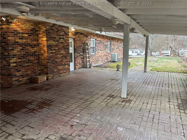 102 Mallory Lane, South Charleston, WV 25309