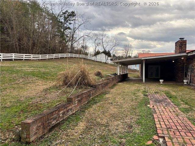 102 Mallory Lane, South Charleston, WV 25309