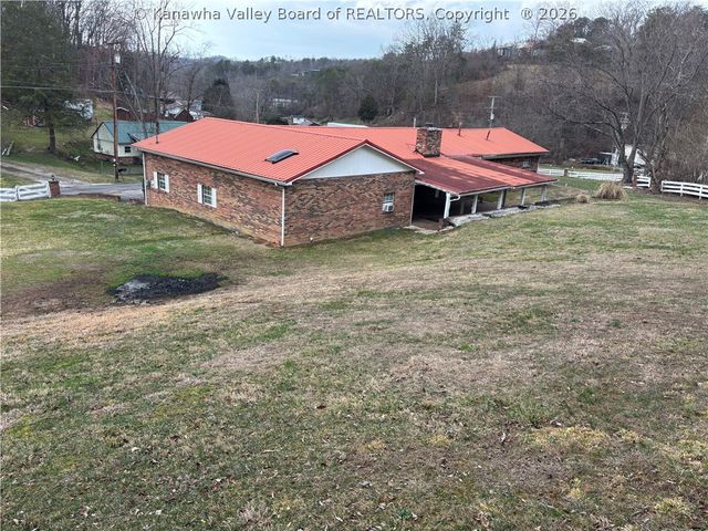 102 Mallory Lane, South Charleston, WV 25309