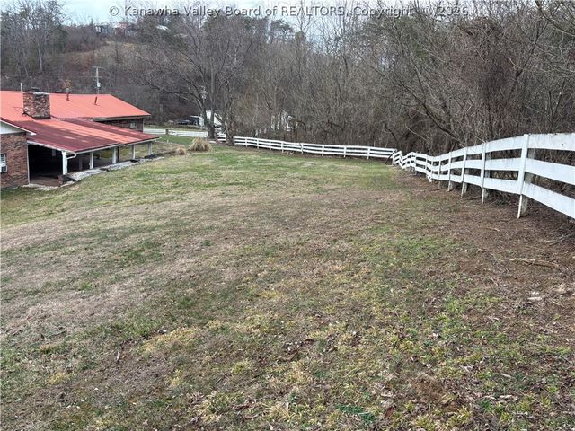 102 Mallory Lane, South Charleston, WV 25309