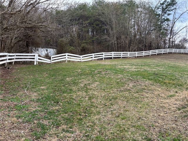 102 Mallory Lane, South Charleston, WV 25309