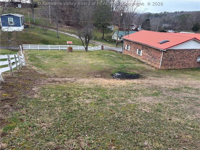 102 Mallory Lane, South Charleston, WV 25309