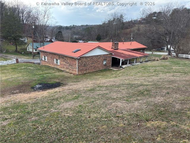102 Mallory Lane, South Charleston, WV 25309