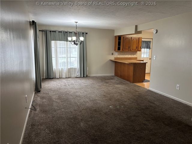 102 Mallory Lane, South Charleston, WV 25309